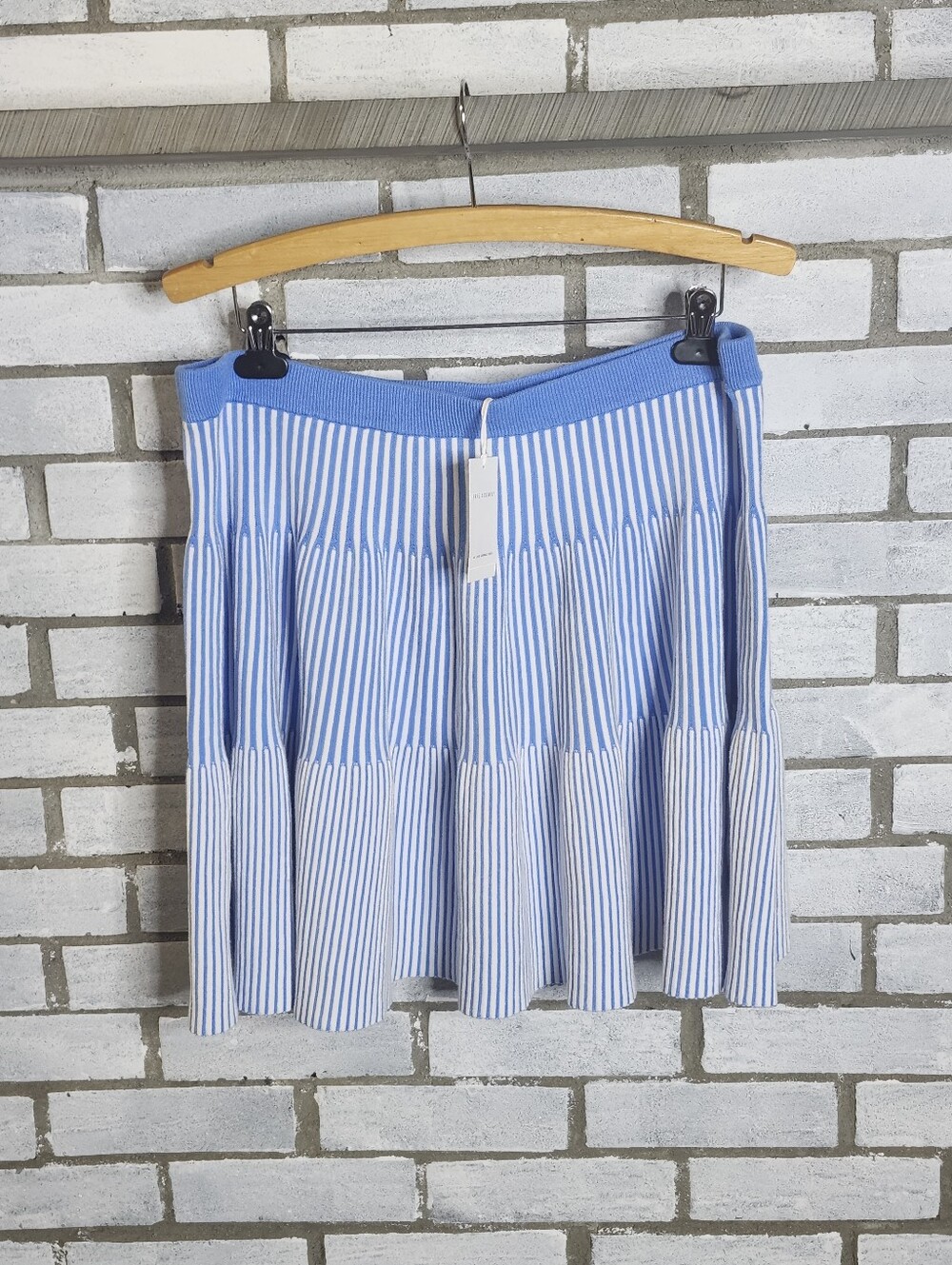 • NWT Free Assembly Blue White Striped Ribbed Knit Tiered Mini Skirt XL 16 18